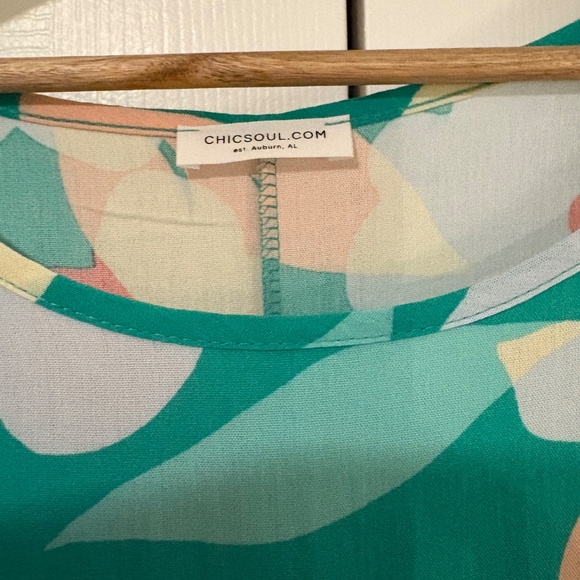 CHICSOUL Flowers All Around Top, Turquoise 2X - Picture 2 of 9